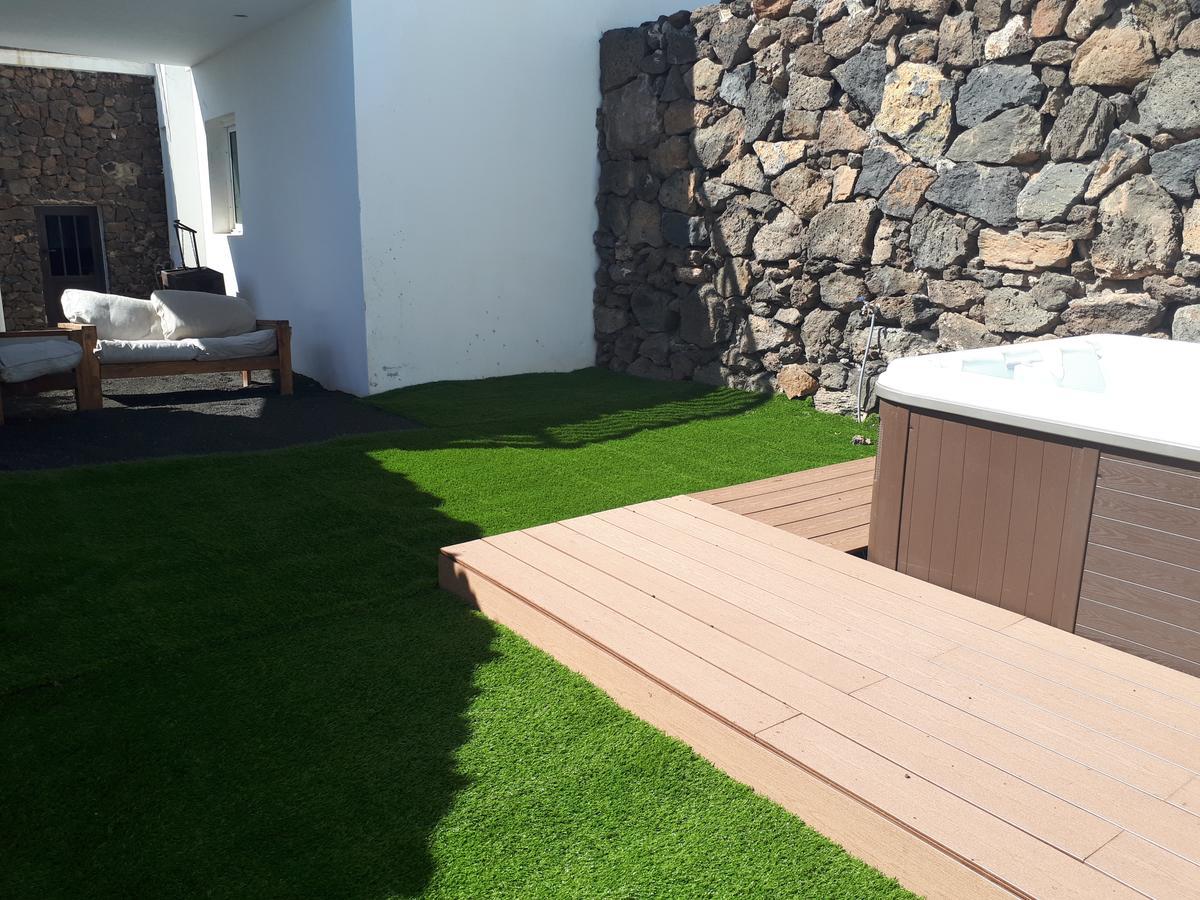 Loft La Tahonilla Guest House Tias Bagian luar foto